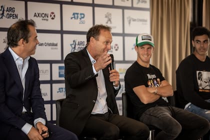 Habla Jaite, director del ATP de Buenos Aires; escuchan Hughes (Tennium), Schwartzman y Francisco Cerúndolo.