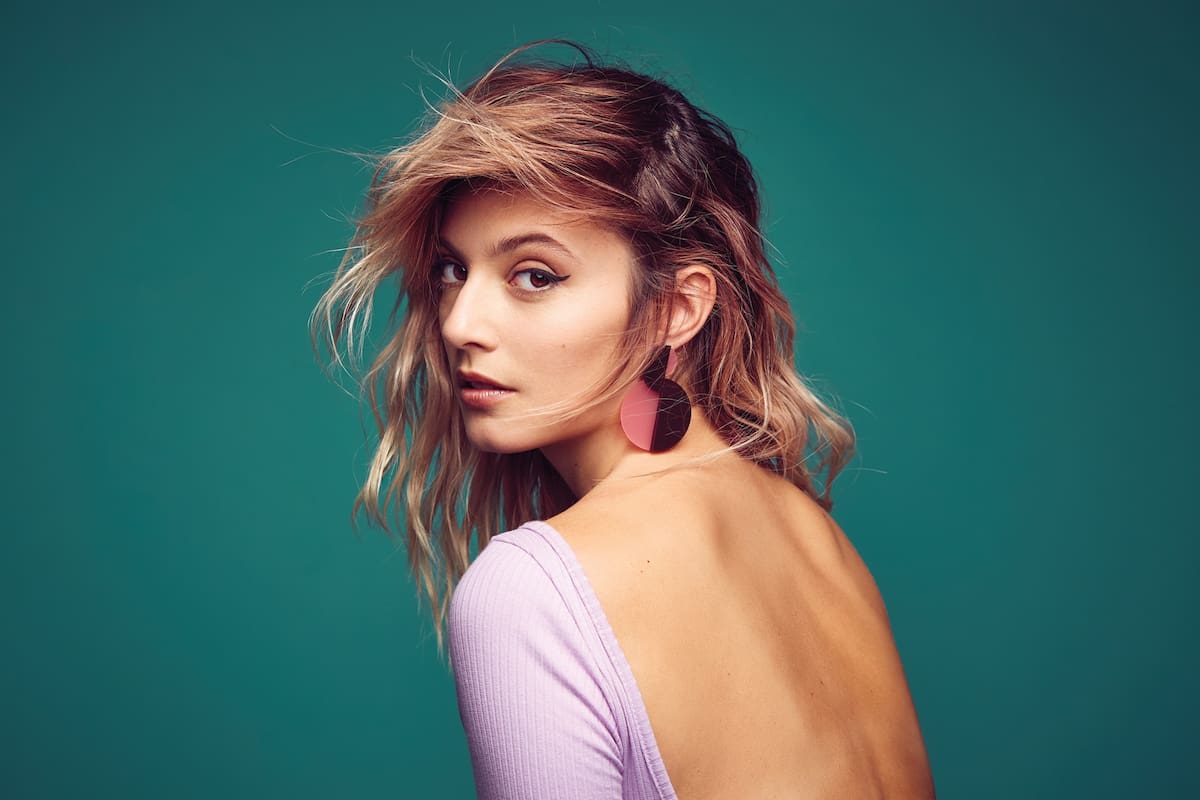 Hablamos con la actriz de su amor por la poesía, su nuevo libro y el protagónico en la serie Monzón que la instaló como abanderada de la causa contra la violencia de género.