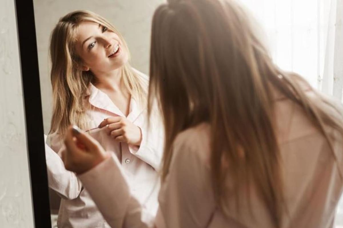 Hablar solo en voz alta: qué dice la psicología sobre este hábito