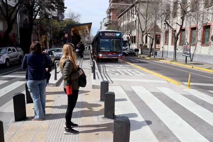 Habrá un aumento escalonado en el precio de los boletos de los colectivos