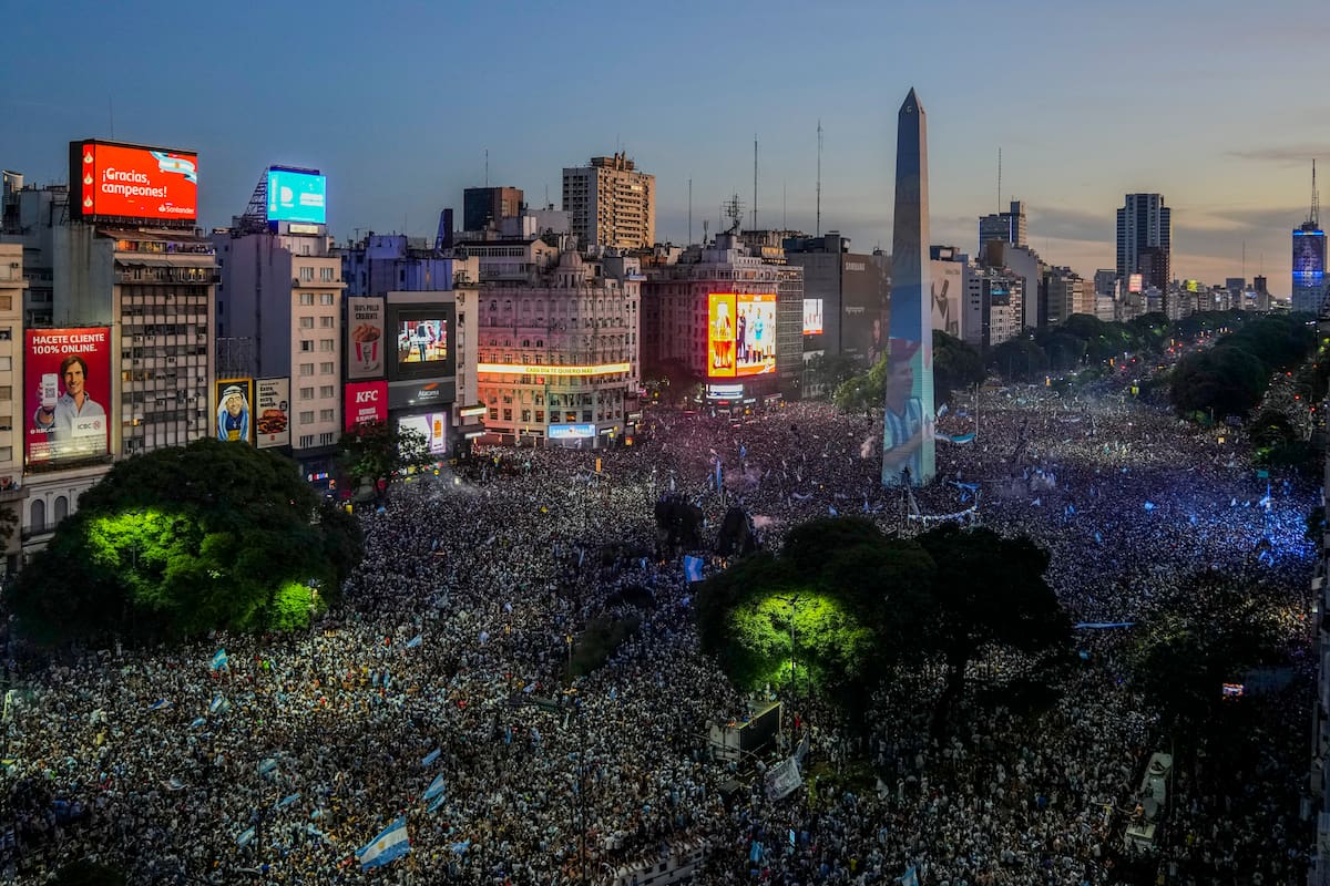 ¿Habrá un mirador en la punta del Obelisco? La propuesta fue uno de los compromisos presentados este año