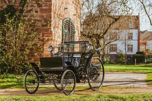 Hace 130 años se fabricaba el primer auto en serie del mundo