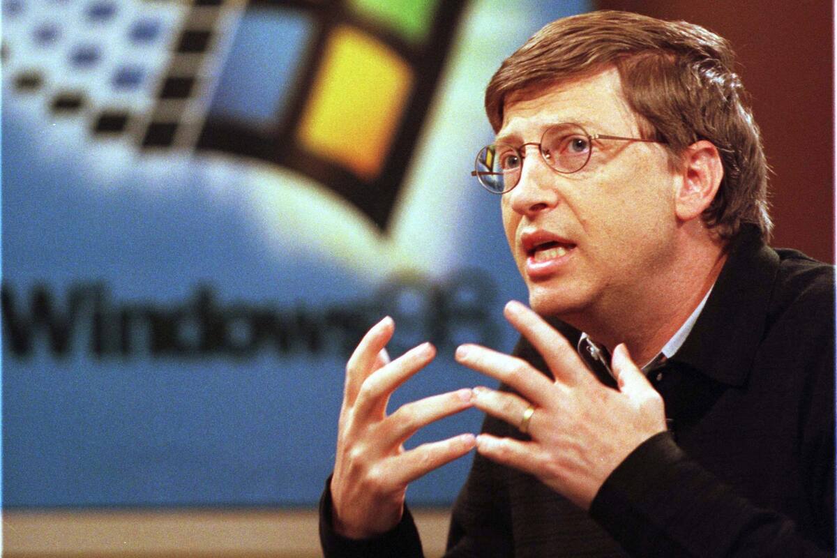 Hace 20 años Bill Gates protagonizó un recordado blooper en el escenario de COMDEX, un traspié que no afectó las ventas de su sistema operativo