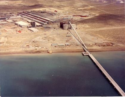 Hace 50 años Aluar instaló en la Patagonia un proceso industrial de alta complejidad para la fabricación de aluminio.