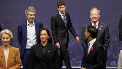 Hace apenas unas semanas, Sam Altman asistió a una cumbre de IA junto con líderes mundiales y de la industria tecnológica.