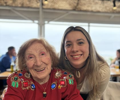 Hace casi un año, Julieta utiliza sus redes sociales únicamente para hacer videos con su abuela