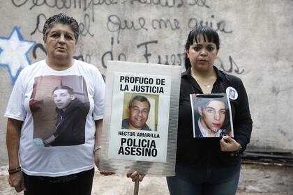 Hace cinco años Nicolás Vázquez escapó corriendo de un local con la remera puesta; el oficial Amarilla lo persiguió y cuando el joven quiso entregarse, le disparó en la cabeza