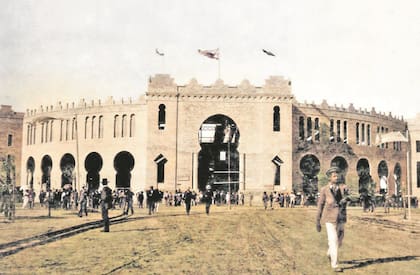 Hace más de 100 años, el Real de San Carlos atraía multitudes.