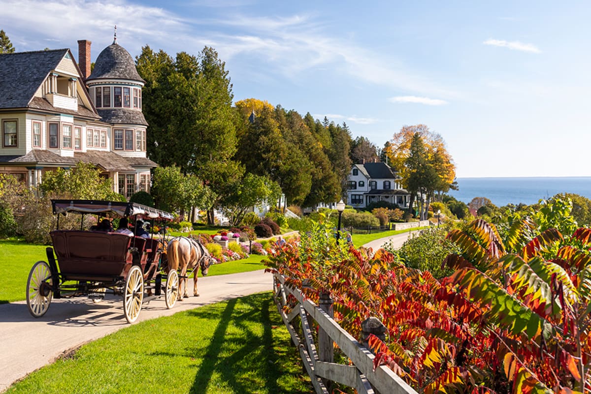 Hace más de 120 años que no se permiten los vehículos a motor en la Isla de Mackinak