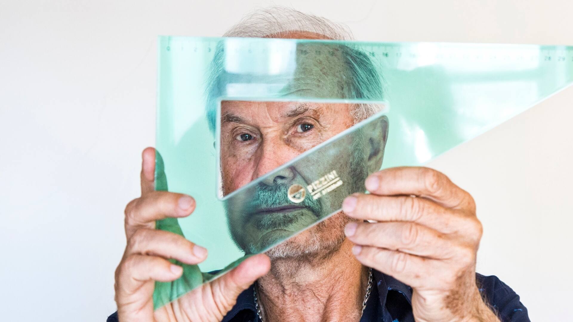 Hace más de 60 años fundó la empresa de útiles escolares que es un ícono nacional. Nació en un palacio de Italia, pero llegó a la Argentina con sus padres y sin nada. Se define como un tipo de suerte y apasionado. La historia de un empresario que se sigue reinventando a pesar de haber atravesado sei
