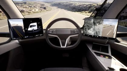 Hace poco el sitio web de Tesla publicó nuevas fotos del Semi Tesla.