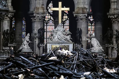 El interior del templo quedó en un estado desolador tras el siniestro