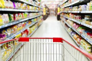 "Pindonga" y "Cuchuflito". La venta de Productos Esenciales subió 42% en junio