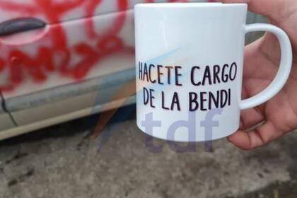 Hace una semana, había recibido una taza con el mismo mensaje