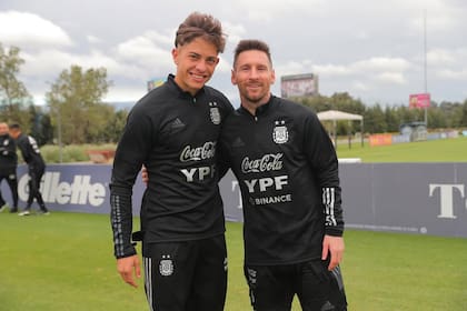 Hace unos años, Agustín Giay compartió entrenamientos con Lionel Messi en el predio de Ezeiza; ahora se suma a la selección mayor para los amistosos con Mauritania y Zambia