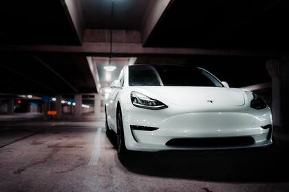 Hace unos años un informe de Reuters había hablado sobre un hombre que acosaba a su ex esposa a través del programa de seguimiento del Tesla que compartían.