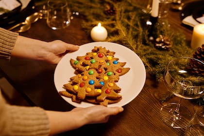 Hacer galletitas navideñas se convirtió en una tradición (Foto Pexels)
