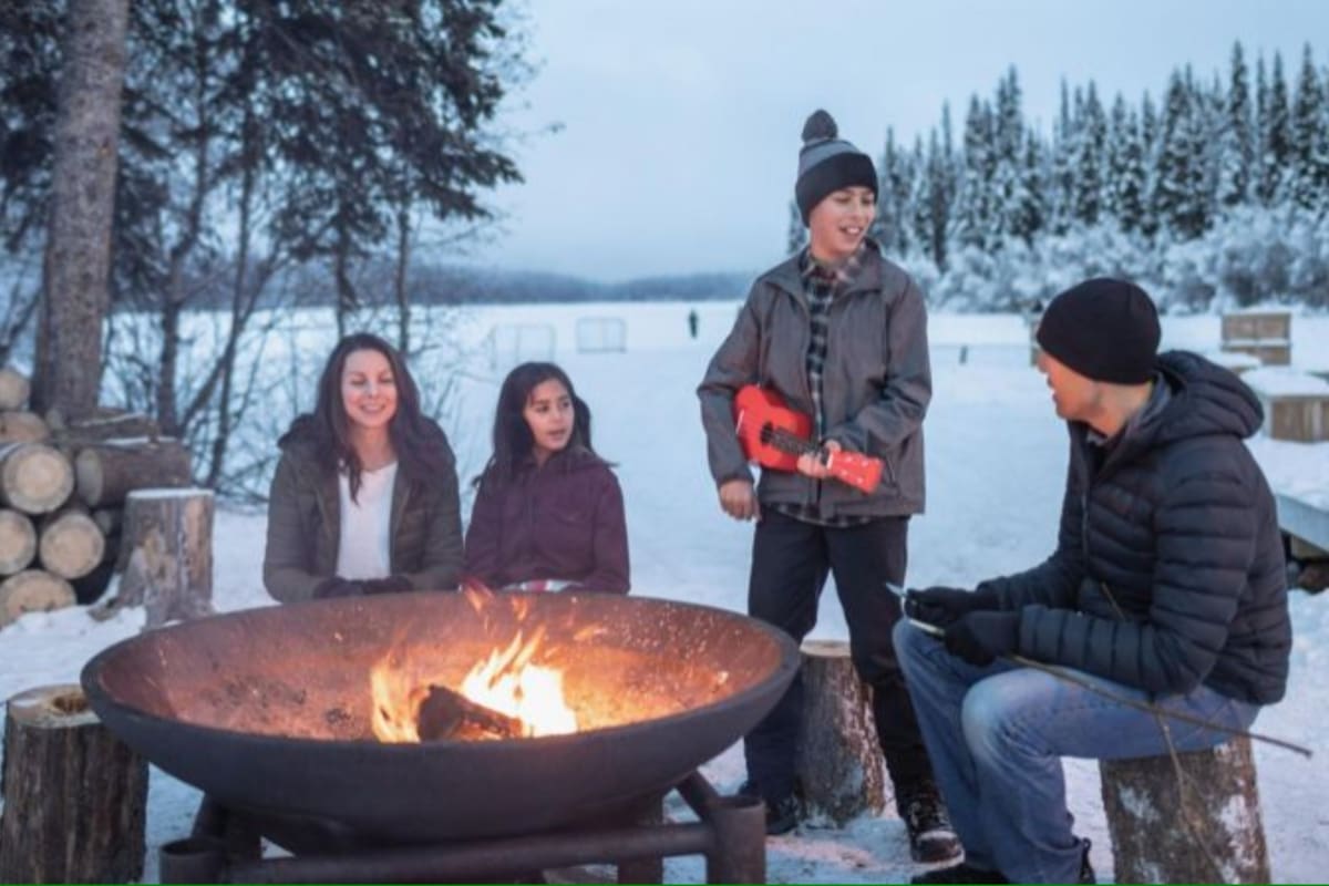 Hacer una fogata al aire libre puede ser una actividad fantástica aún en pleno invierno