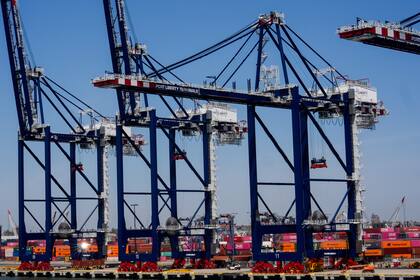 Haciendo cálculos: Trump exagera ingresos por aranceles