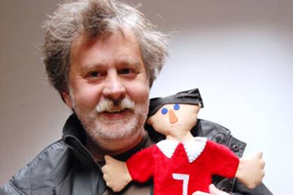 El dibujante Elenio Pico aporta misterio a los brevísimos poemas de Ehrenhaus inspirados en sonetos
