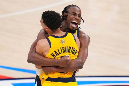 Haliburton lidera remontada de Pacers, que sorprenden a Thunder en 1er juego de Finales