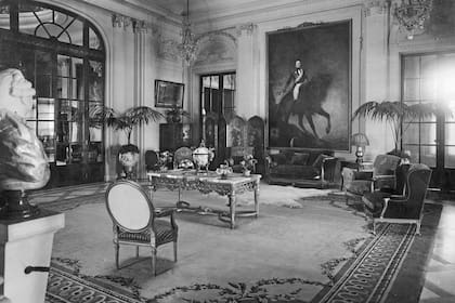 Hall de recepción con el gran retrato del Gral Urquiza