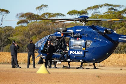 Hallan con vida a mochilera alemana 12 días después de perderse en zona remota de Australia