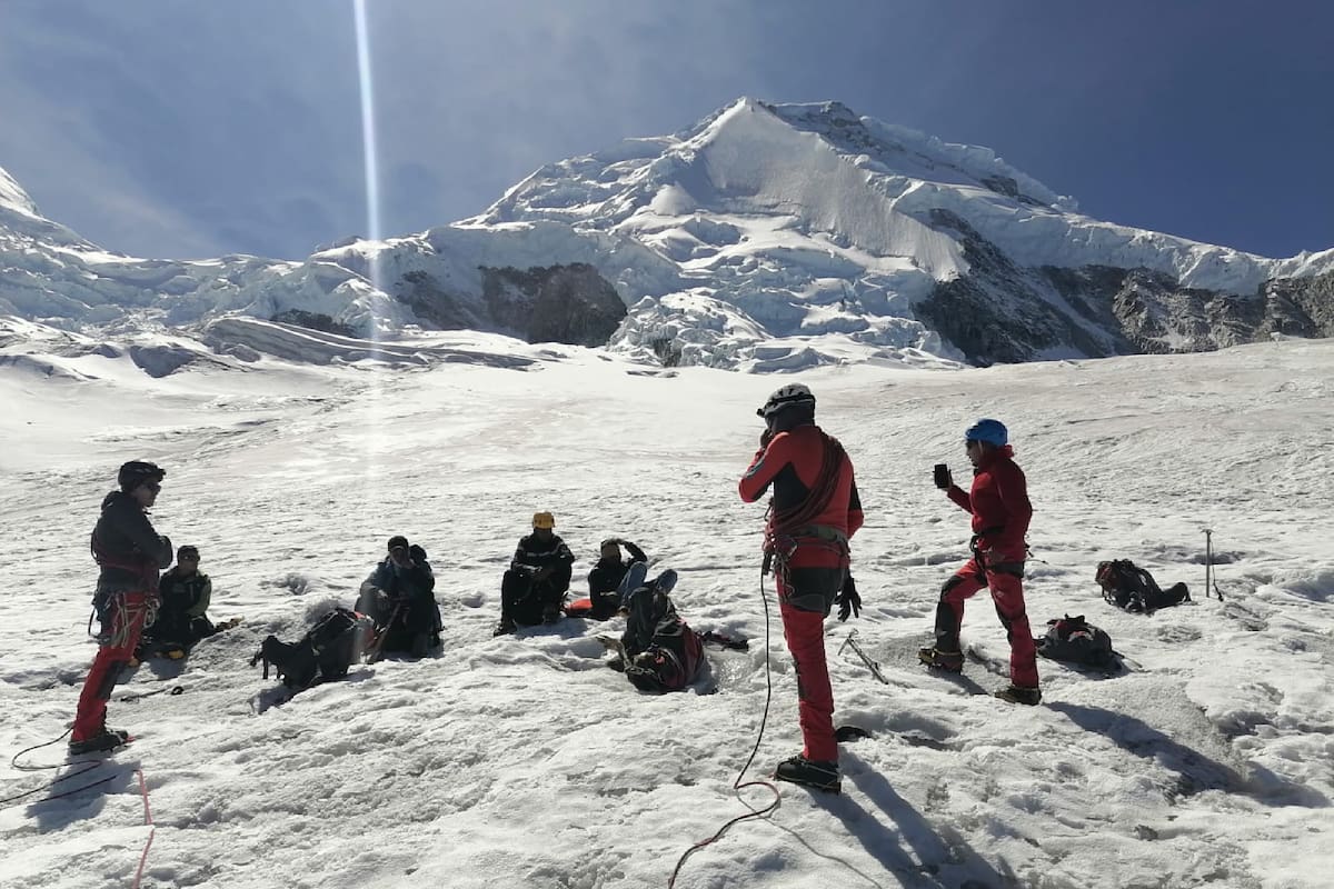 Hallan cuerpo momificado de hace 22 años en la montaña Huascarán de Perú