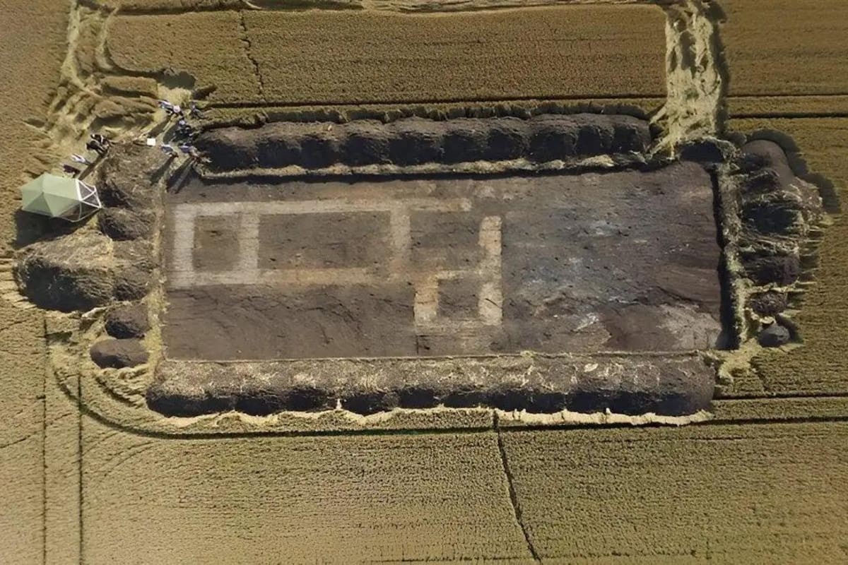 Hallan un henge oculto hace siglos en medio de un campo inglés