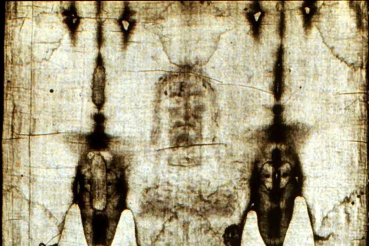 Hallaron en el Santo Sudario de Turín ADN de más de un ser humano