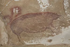 Hallaron en Indonesia la obra de arte narrativa más antigua del mundo (Foto de GRIFFITH UNIVERSITY / AFP)
