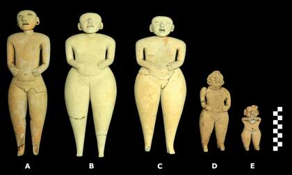 Hallaron en una pirámide de El Salvador cinco marionetas de 2000 años de antigüedad, únicas en su tipo