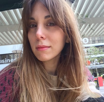 "Hallarse sumergida en una dinámica multicultural le permitió experimentar una mayor tolerancia y apertura hacia las diferencias: “Esto facilita la integración de las personas”, afirma. “Y esto genera que muchos expatriados no se sientan extranjeros en Londres”.