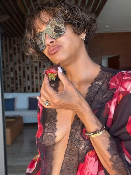 Halle Berry celebra sus 60 con una producción casera muy sensual