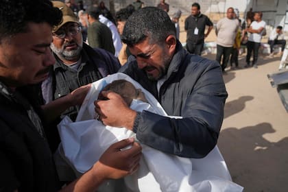 Hamás libera a rehén estadounidense-israelí en gesto de buena voluntad hacia la administración Trump