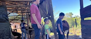 El accidente de su hijo camino a la escuela despertó una idea que transformó a la comunidad