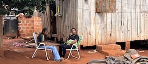 Por la crisis se fue con su familia a cosechar tomates a Brasil y perdió un año de clases