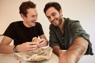 Hambückers y Boccara, dos de los fundadores de Kitchenita, la red virtual de restaurantes
