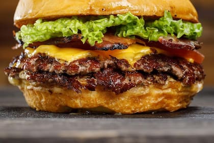 Hamburguesa BLT de John John Burger: Bacon, Lettuce y Tomato