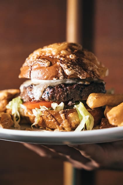 Hamburguesa de carne madurada de Pony Line, en el Four Seasons Buenos Aires