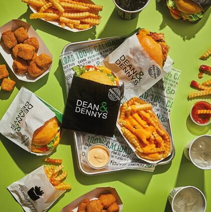 Hamburguesas, panchos, papas fritas, nuggets, ¡todo apto menú infantil!