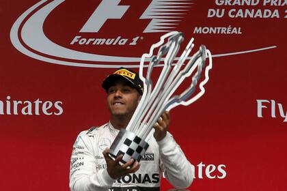 Hamilton celebra