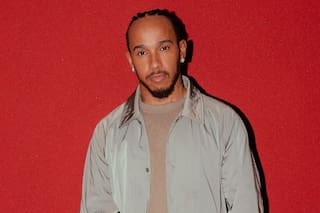 Lewis Hamilton restauró un legendario Ferrari de los 90 tras permanecer más de 30 años guardado