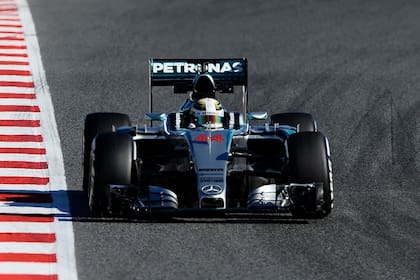 Hamilton hizo el mejor tiempo en Montmeló