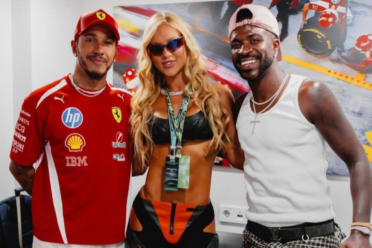 Hamilton junto al futbolista Vinicius Jr y su novia la influencer Virginia Fonseca