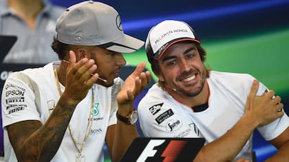 Hamilton y Alonso partirán desde el fondo de la grilla en Spa