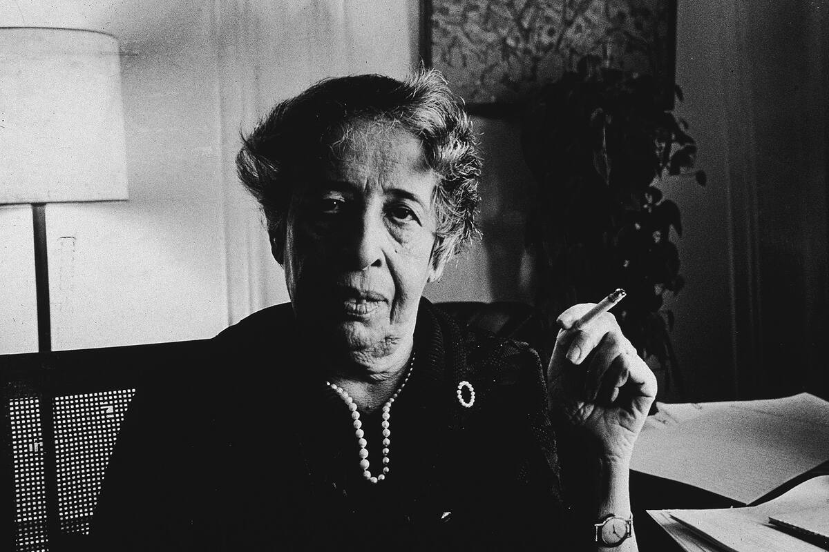 Hannah Arendt, autora de La condición humana, en Nueva York, en abril de 1972