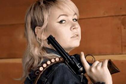 Hannah Gutierrez-Reed, de 26 años, era la jefa de armas de la película Rust cuando ocurrió el incidente fatal durante el rodaje