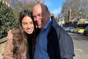 Hannah Lynch, junto a su padre, Mike Lynch