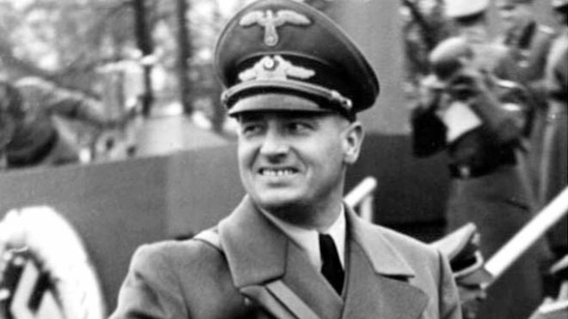 Niklas Frank recuerda a su padre, el criminal nazi Hans Frank, conocido como el Carnicero de Polonia, que fue condenado a muerte y ahorcado en los Juicios de Núremberg